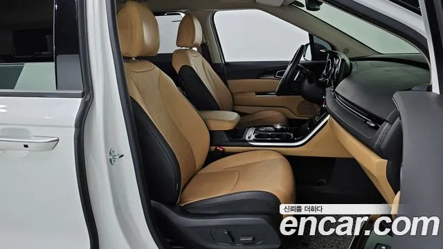 Kia Carnival — Фото автомобиля 11