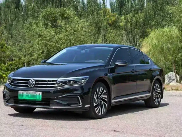 Фотография автомобиля — Volkswagen Magotan