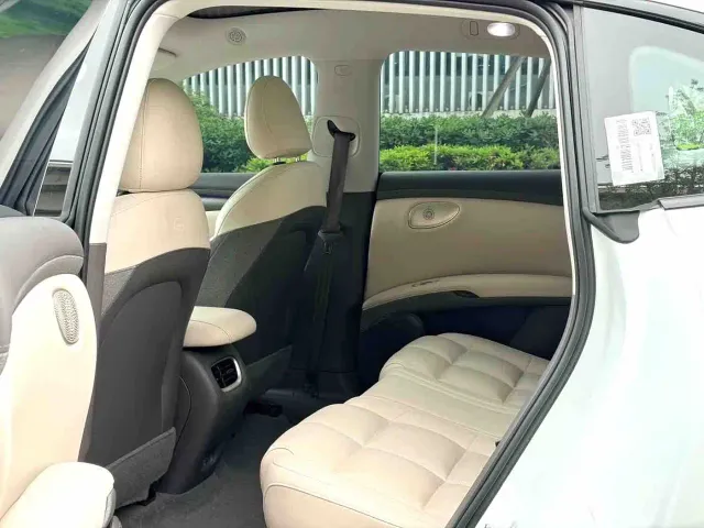 IM Motors LS6 — Фото автомобиля 6