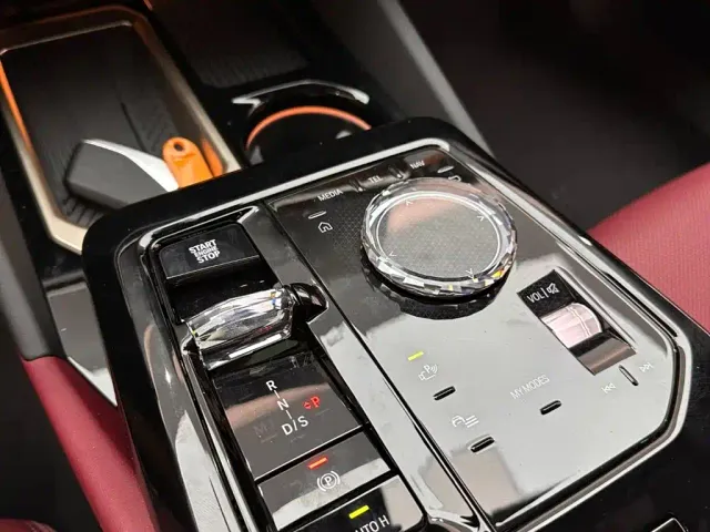 BMW 5 Series — Фото автомобиля 16