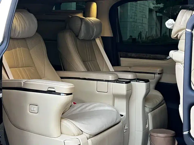 Toyota Vellfire — Фото автомобиля 12