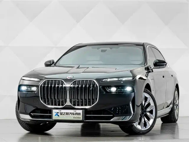BMW i7 — Фото автомобиля 2