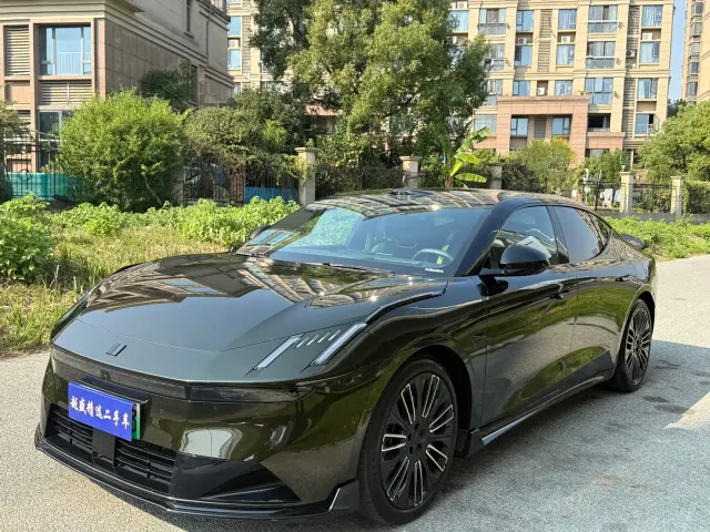Фотография автомобиля — Lynk & Co 10 EM-P