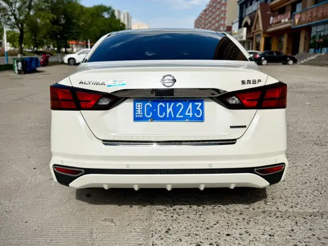 Nissan Teana — Фото автомобиля 5