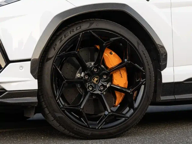 Lamborghini Urus — Фото автомобиля 8
