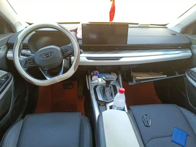 Geely Emgrand L — Фото автомобиля 10
