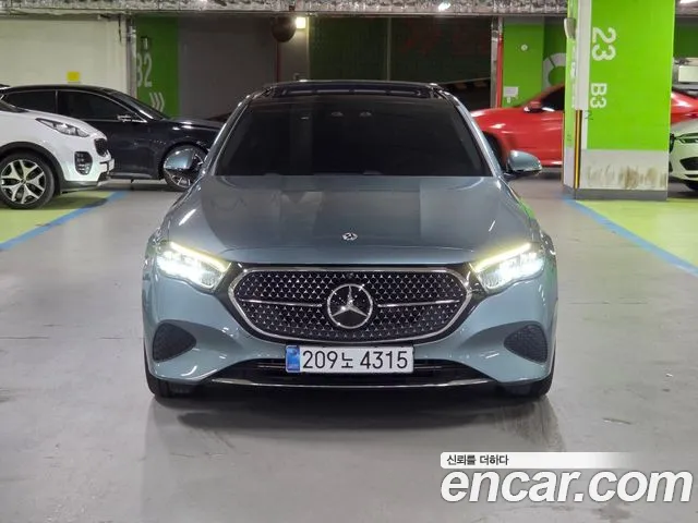 Mercedes-Benz E-Class — Фото автомобиля 2