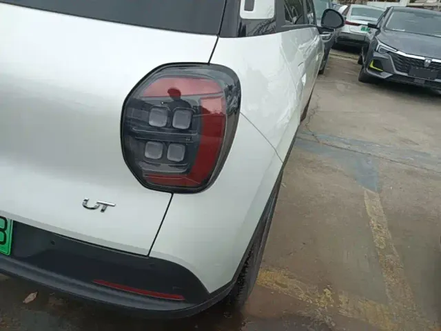 GAC Aion UT — Фото автомобиля 7