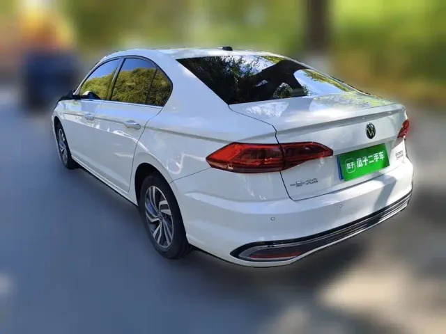 Volkswagen Bora — Фото автомобиля 5