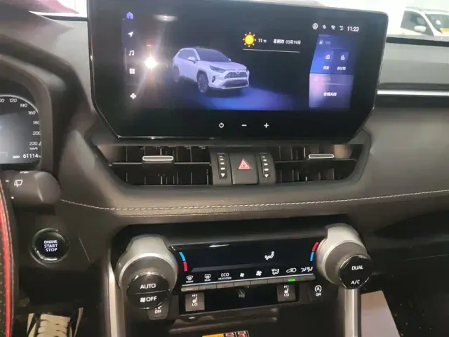 Toyota RAV4 — Фото автомобиля 8