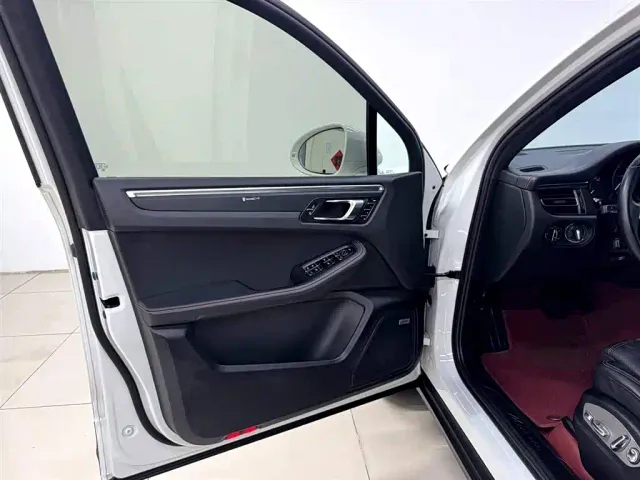 Porsche Macan — Фото автомобиля 8