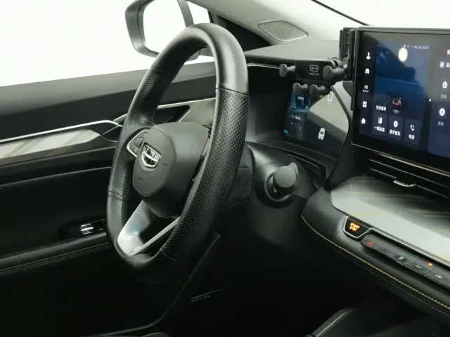 Geely Emgrand L — Фото автомобиля 22