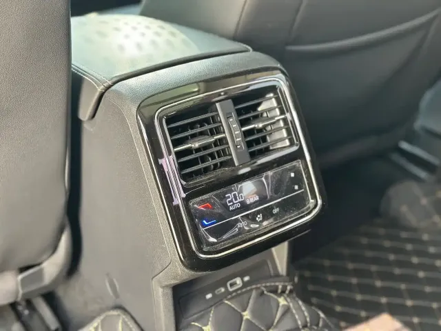Volkswagen Passat — Фото автомобиля 10