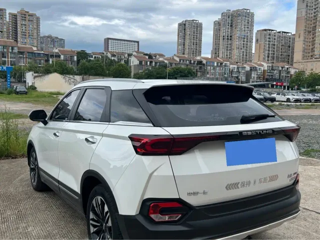 Bestune T77 — Фото автомобиля 7