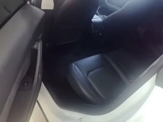Tesla Model Y 2024 Rear-Wheel Drive Version — Фото автомобиля 16