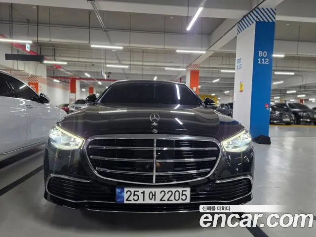 Фотография автомобиля — Mercedes-Benz S-Class