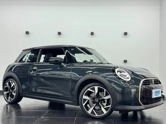MINI Hatch — Фото автомобиля 3