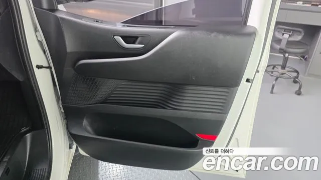Hyundai Staria Staria 4WD Tourer 11 мест — Фото автомобиля 24