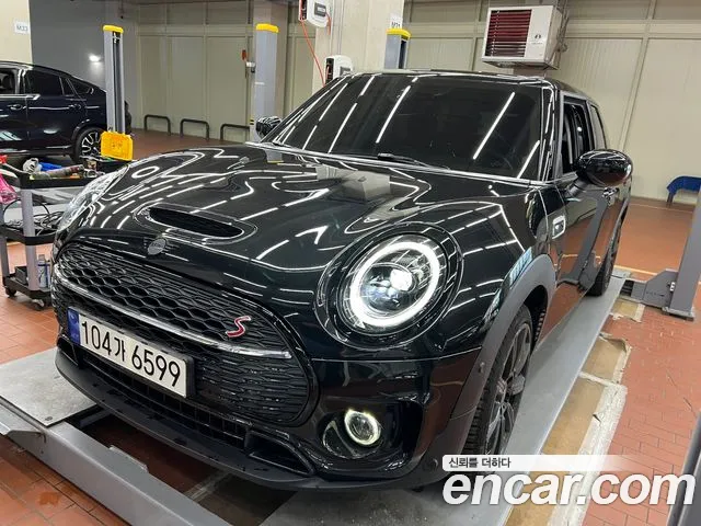 Фотография автомобиля — MINI Clubman