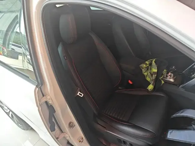 Land Rover Discovery Sport — Фото автомобиля 24