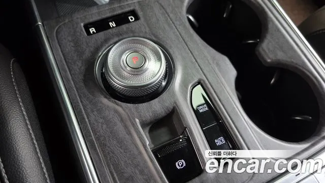 Kia Carnival Generation 4 — Фото автомобиля 9
