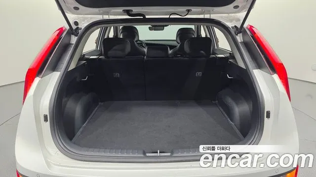 Kia Niro — Фото автомобиля 22