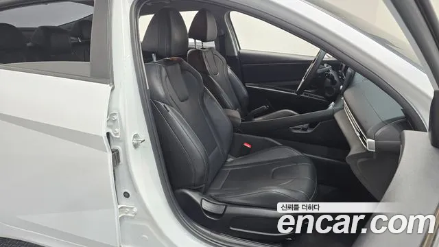 Hyundai Avante CN7 — Фото автомобиля 16