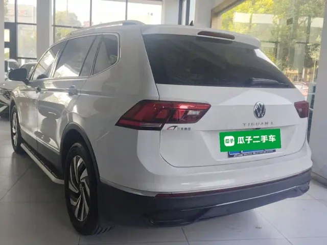 Volkswagen Tiguan L — Фото автомобиля 4