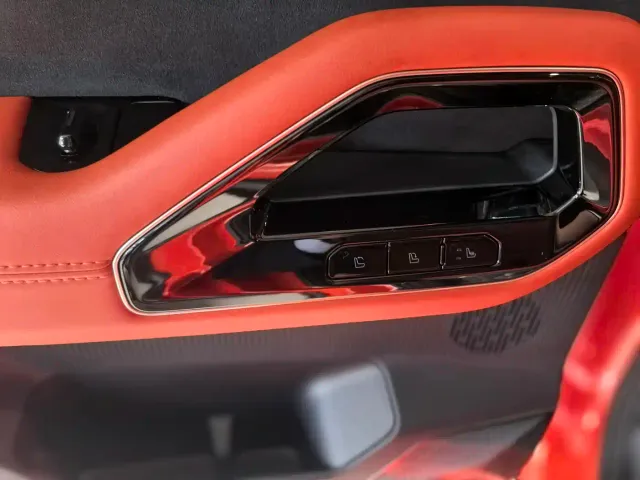 Ford Mustang NEV — Фото автомобиля 14