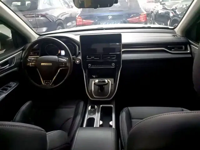 Haval M6 — Фото автомобиля 9