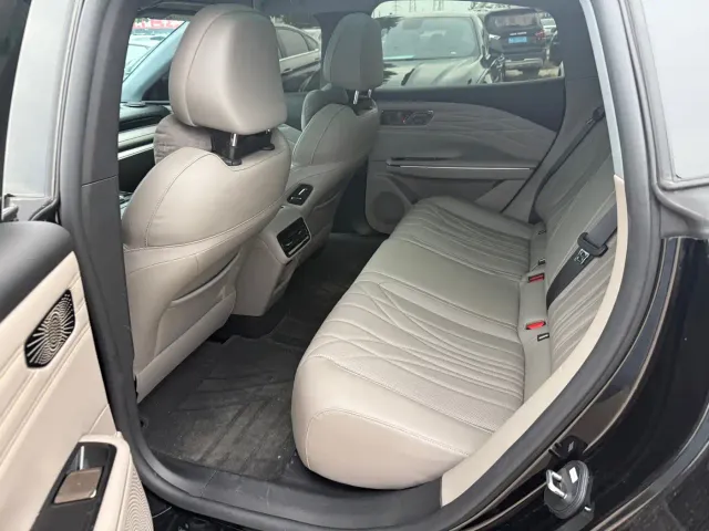 Geely Galaxy Xingyao 8 — Фото автомобиля 5