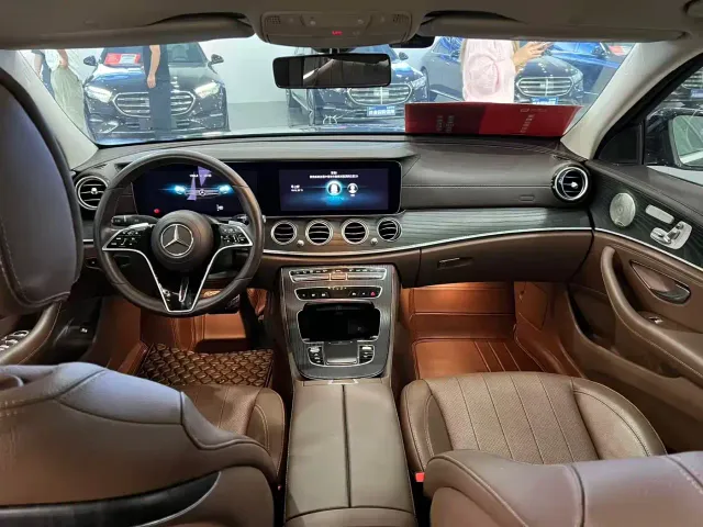 Mercedes-Benz E-Class — Фото автомобиля 7