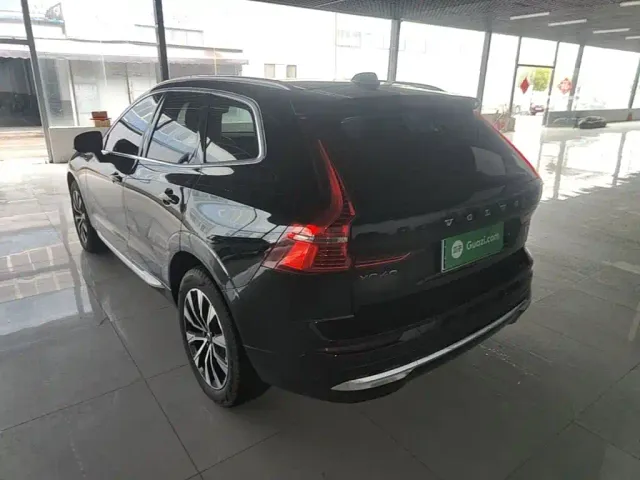 Volvo XC60 — Фото автомобиля 4