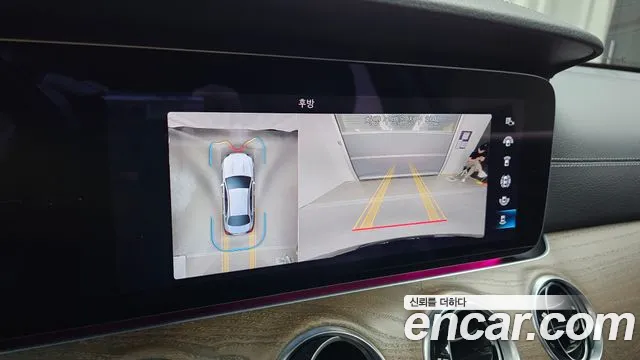 Mercedes-Benz E-Class — Фото автомобиля 16