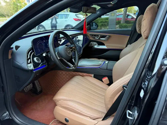 Mercedes-Benz E-Class — Фото автомобиля 7