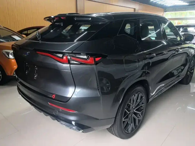 Changan Oshan Z6 EV — Фото автомобиля 10