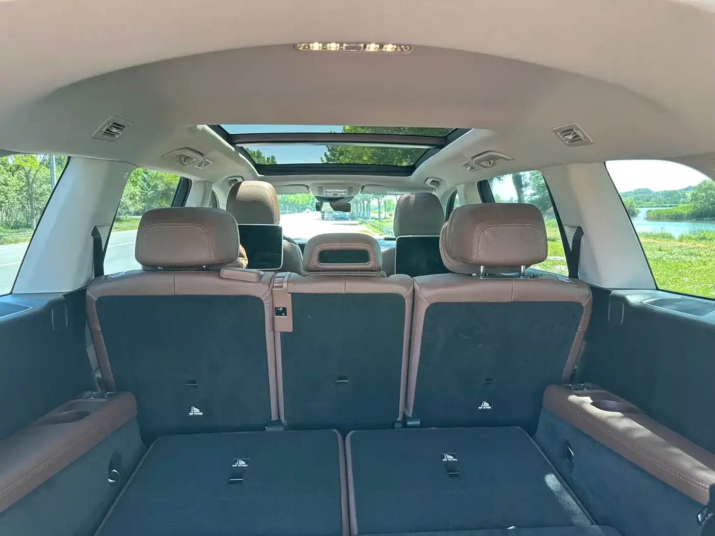 Mercedes-Benz Mercedes-Benz GLS 2024 Model GLS 450 4MATIC Luxury — Фото автомобиля 18