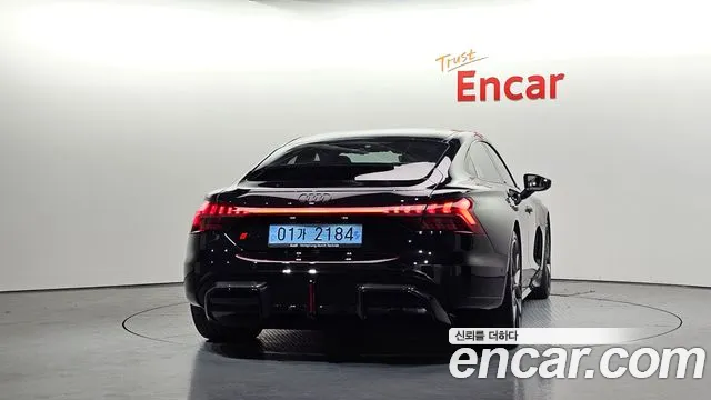 Audi RS e-tron GT — Фото автомобиля 4