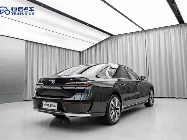 BMW 7 Series — Фото автомобиля 5