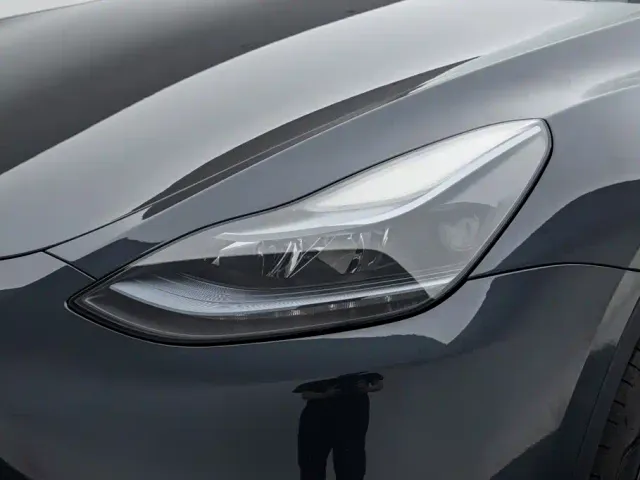 Tesla Model Y — Фото автомобиля 22