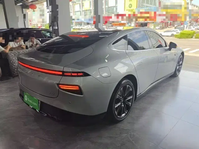 Xpeng P7 — Фото автомобиля 4