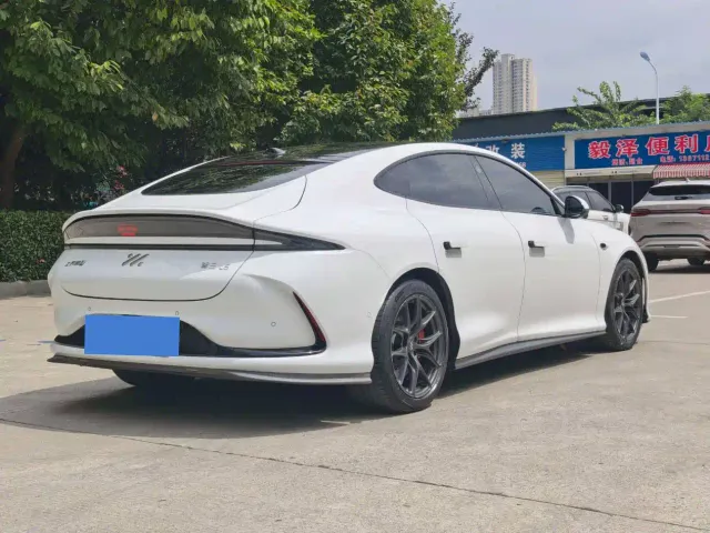 IM Motors L6 — Фото автомобиля 5