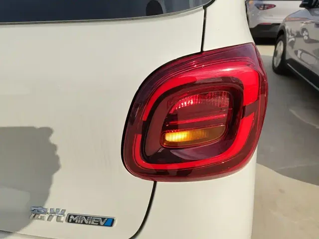 Wuling Hongguang Mini EV — Фото автомобиля 7