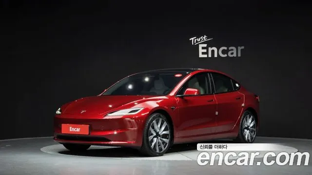 Фотография автомобиля — Tesla Model 3