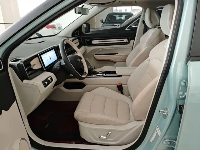 Geely ICON — Фото автомобиля 14
