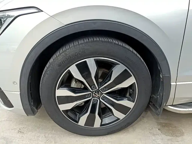 Volkswagen Tiguan L — Фото автомобиля 22
