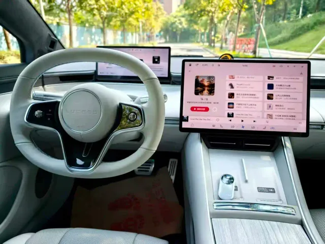 Luxeed S7 — Фото автомобиля 11