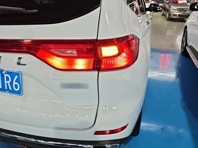 Haval M6 — Фото автомобиля 7