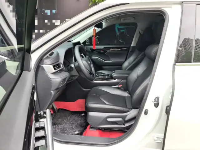 Toyota Highlander — Фото автомобиля 7
