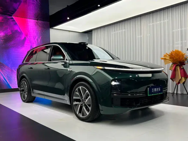 Li Auto L8 — Фото автомобиля 3